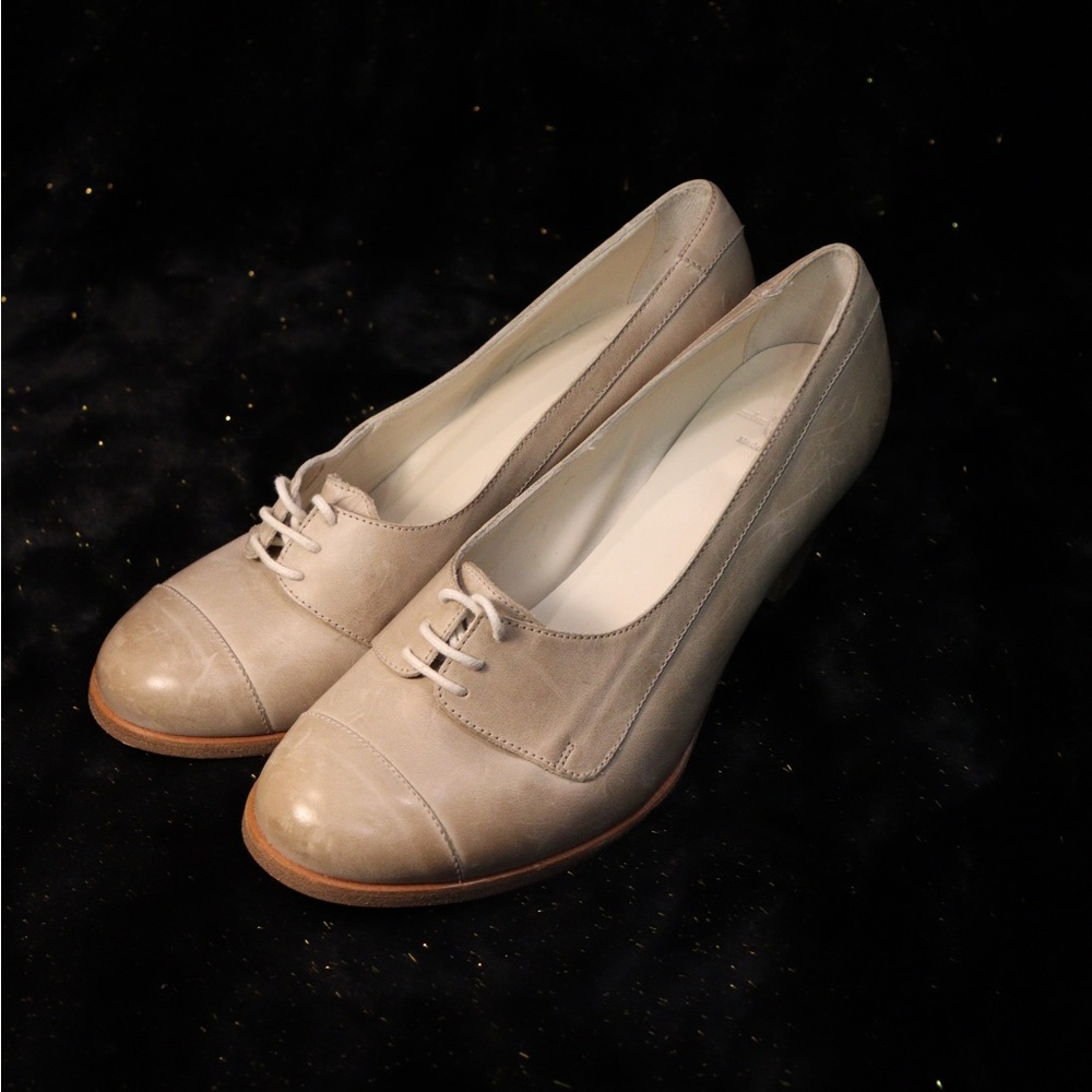 Zeha Berlin Leather Tie Front Heels